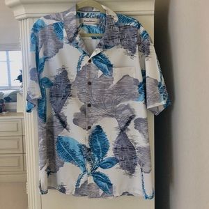 SOLD !!Tommy Bahama Silk Shirt Size L